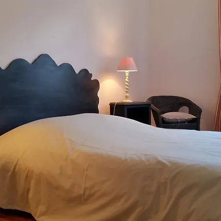 Le De Chateau De Grenier Holiday home *